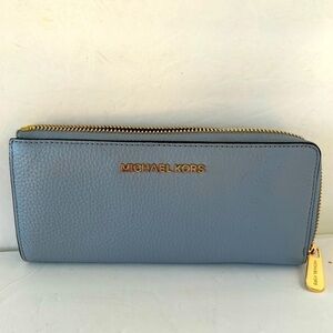 Michael Kors NWOT Pebble Leather Light Blue Zippered Wallet